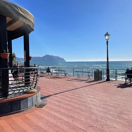 아파트 Sea & Park